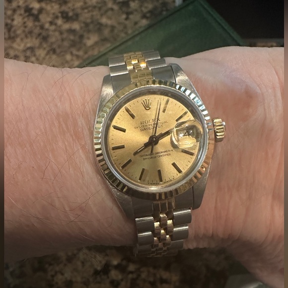 Rolex Datejust 26mm, 18KT Gold & Stainless Steel, Authentic & Rolex Guarantee! - Picture 3 of 14